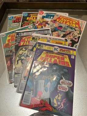 DC The Secret Society of Super-Villains Comic Lot - Purple Cover Featured